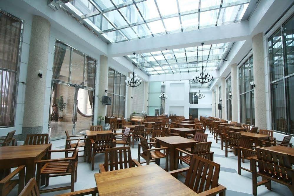Yentai Hotel Magong Eksteriør billede